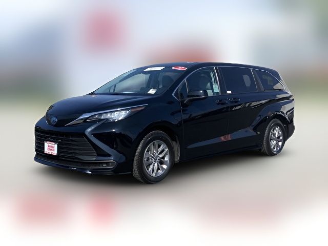 2022 Toyota Sienna LE