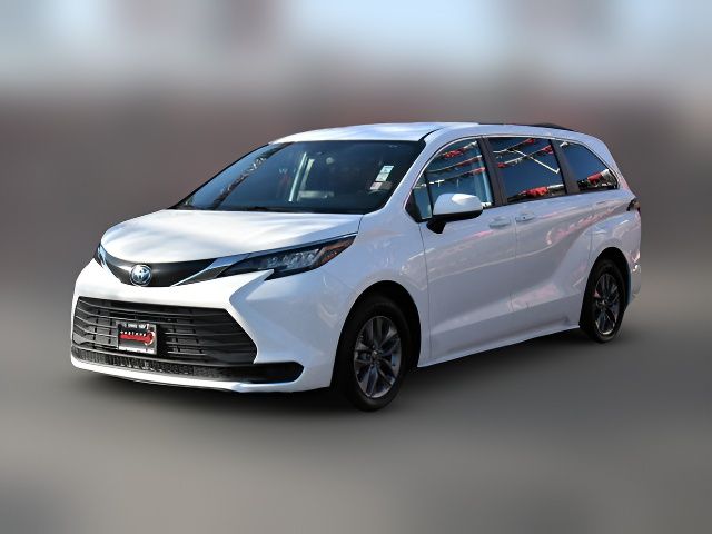 2022 Toyota Sienna LE