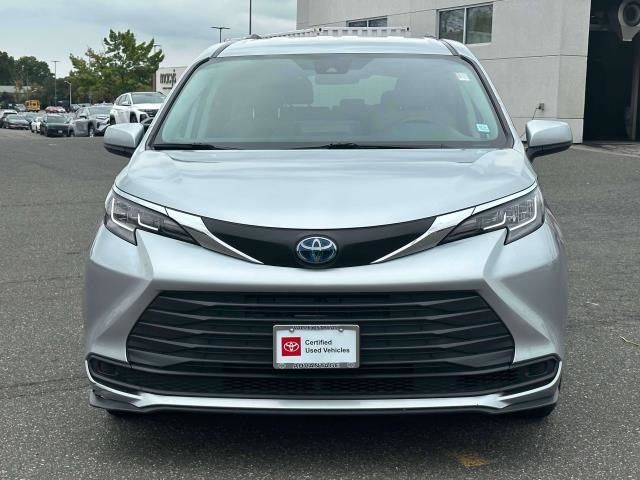 2022 Toyota Sienna LE