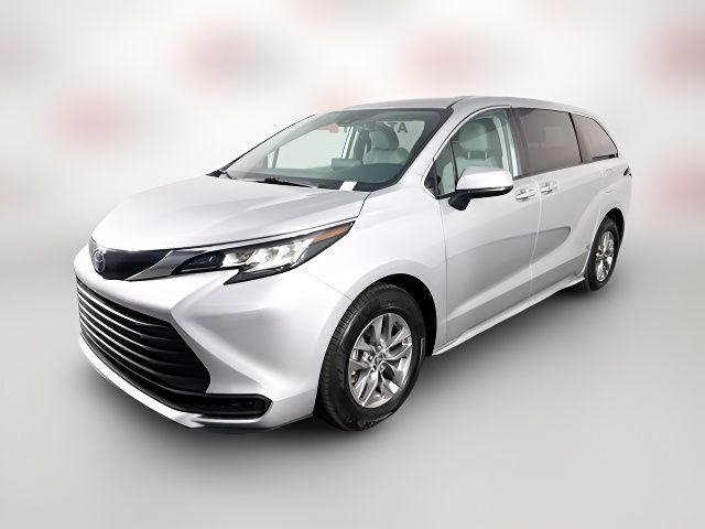 2022 Toyota Sienna LE
