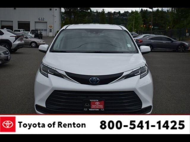 2022 Toyota Sienna LE