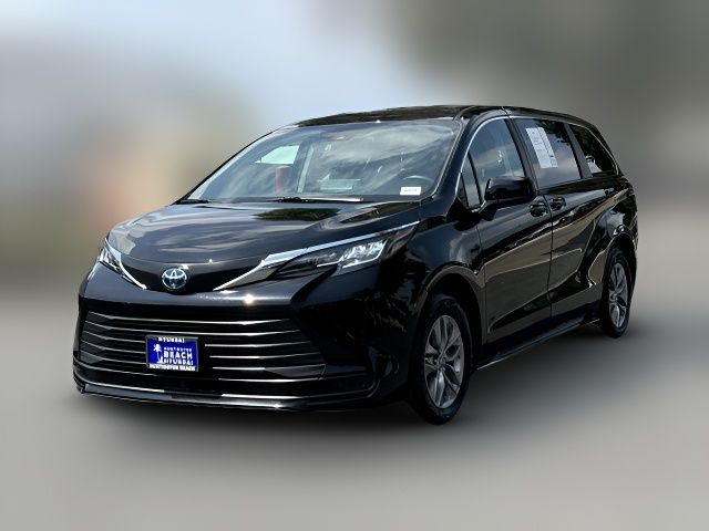 2022 Toyota Sienna LE