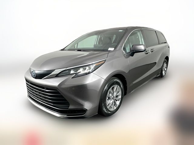 2022 Toyota Sienna LE