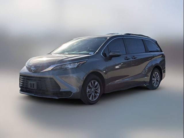 2022 Toyota Sienna LE