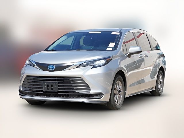 2022 Toyota Sienna LE