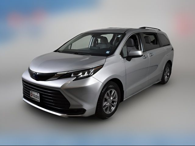 2022 Toyota Sienna LE