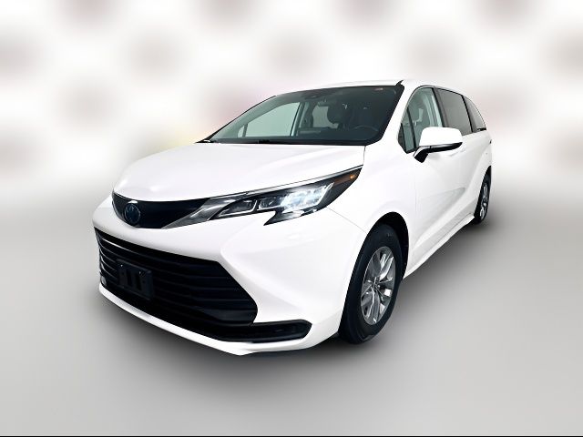 2022 Toyota Sienna LE