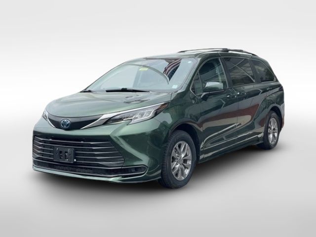 2022 Toyota Sienna LE