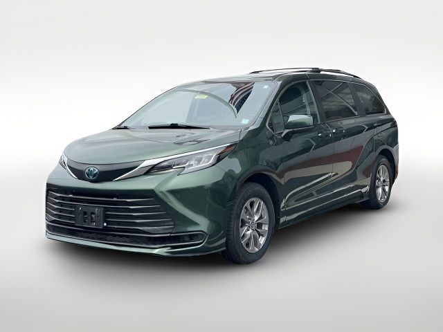 2022 Toyota Sienna LE