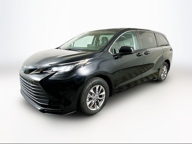 2022 Toyota Sienna LE