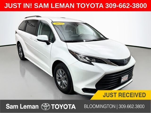 2022 Toyota Sienna LE