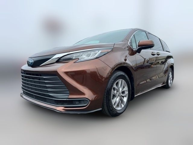 2022 Toyota Sienna LE