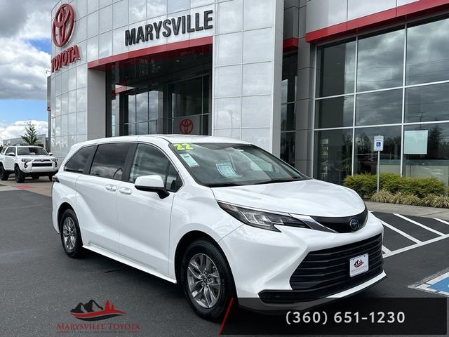 2022 Toyota Sienna LE