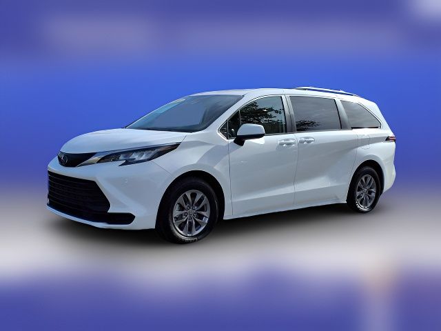 2022 Toyota Sienna LE