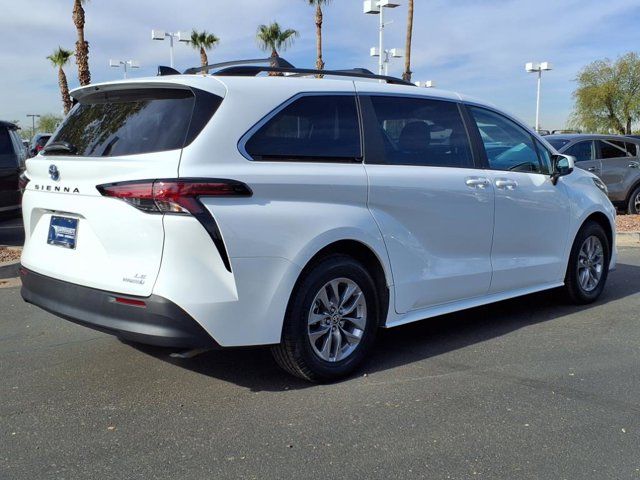 2022 Toyota Sienna LE