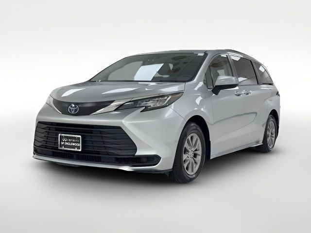 2022 Toyota Sienna LE