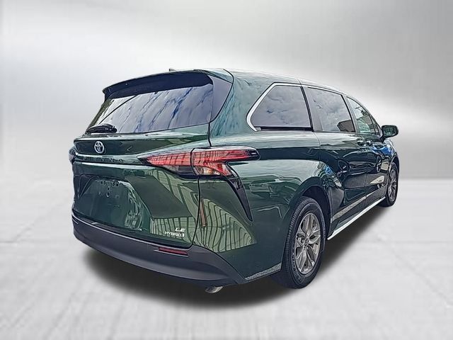 2022 Toyota Sienna LE