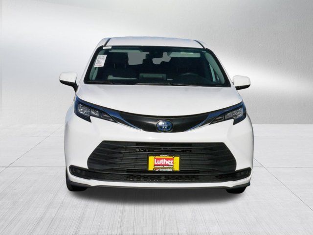 2022 Toyota Sienna LE