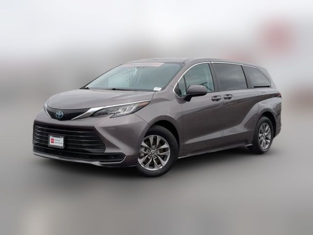 2022 Toyota Sienna LE