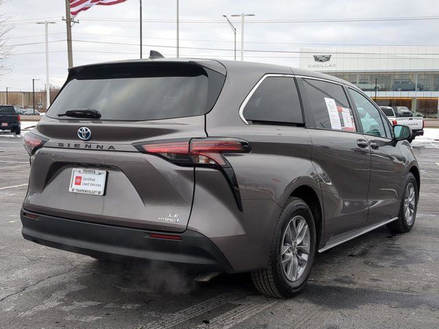 2022 Toyota Sienna LE