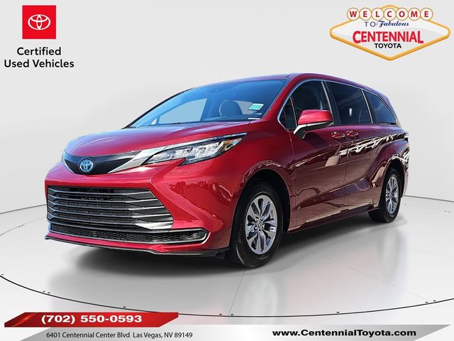 2022 Toyota Sienna LE