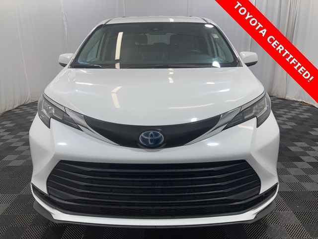 2022 Toyota Sienna LE