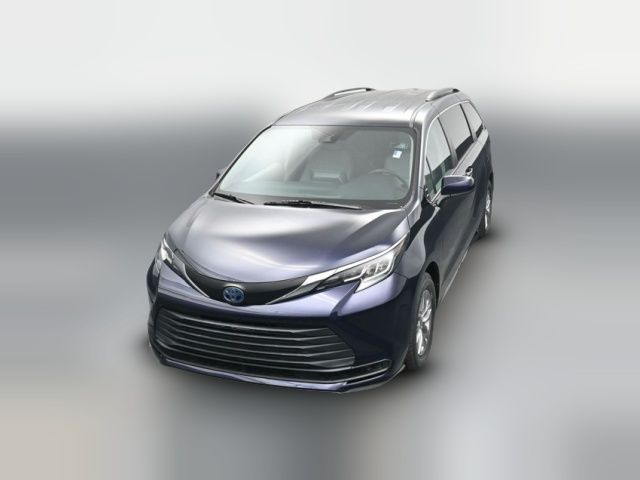 2022 Toyota Sienna LE