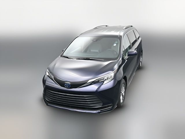 2022 Toyota Sienna LE