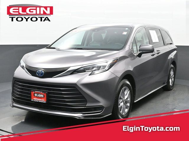 2022 Toyota Sienna LE