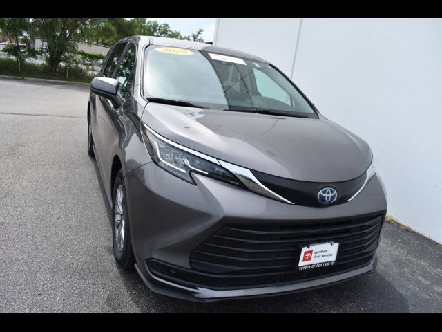 2022 Toyota Sienna LE