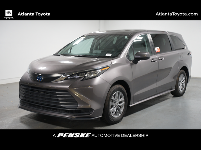 2022 Toyota Sienna LE