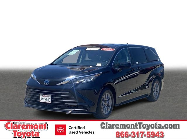 2022 Toyota Sienna LE