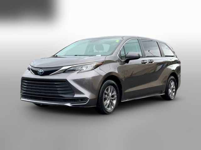 2022 Toyota Sienna LE