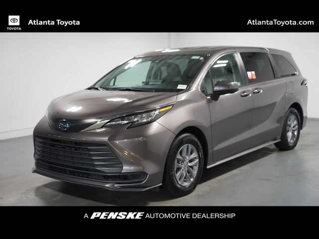 2022 Toyota Sienna LE