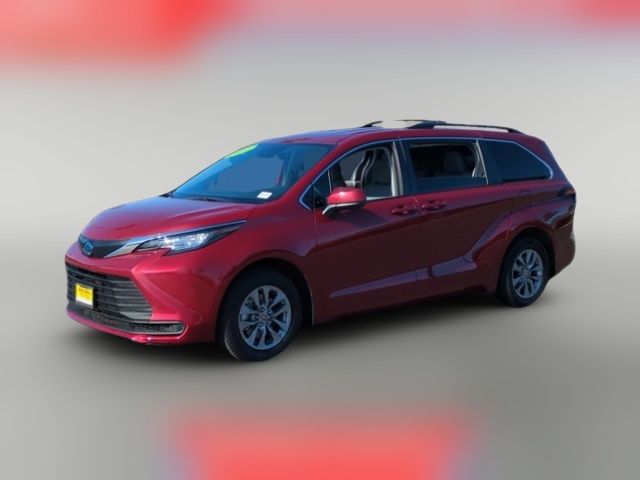 2022 Toyota Sienna LE