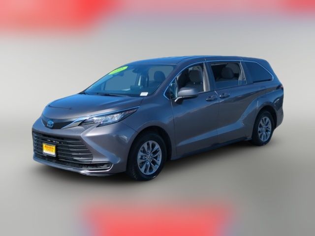 2022 Toyota Sienna LE