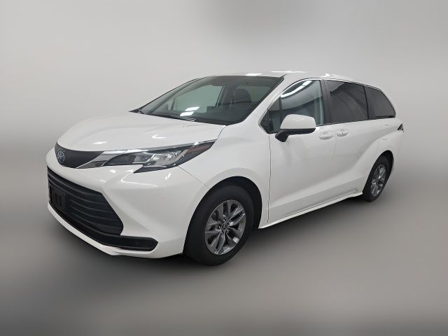 2022 Toyota Sienna LE