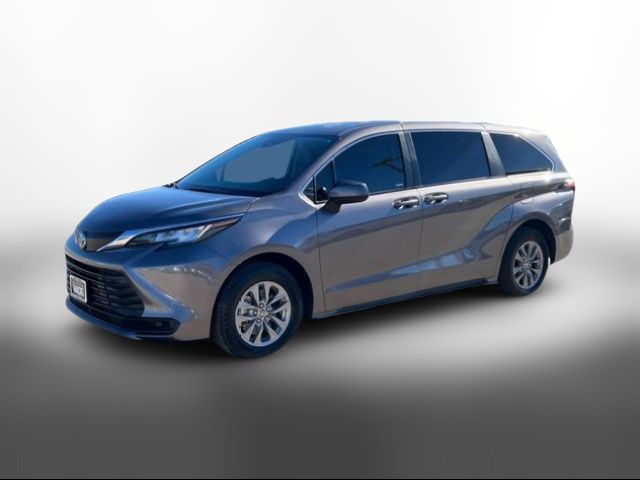 2022 Toyota Sienna LE