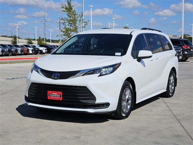 2022 Toyota Sienna LE