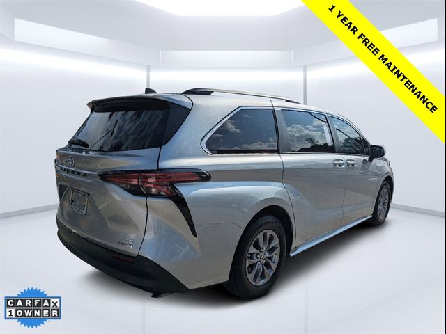 2022 Toyota Sienna LE