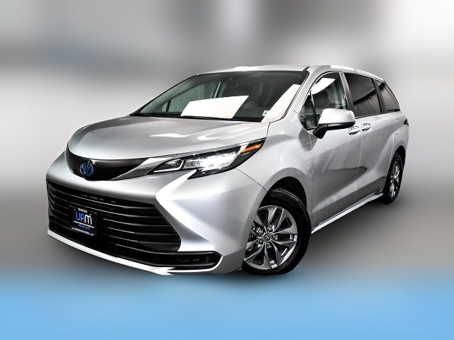 2022 Toyota Sienna LE