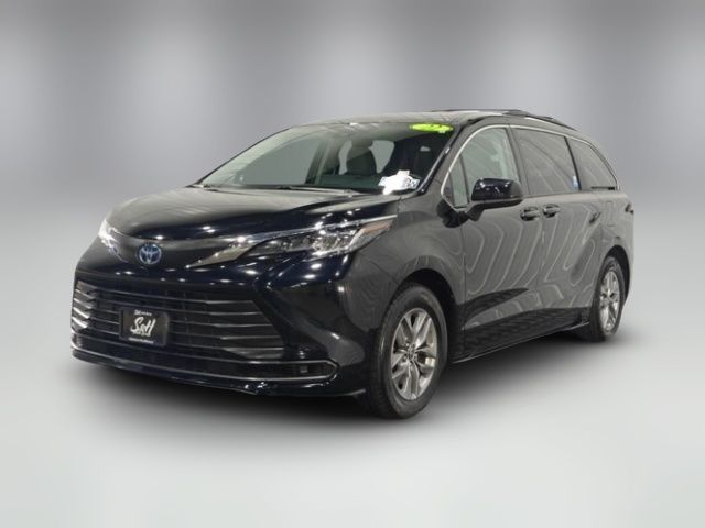 2022 Toyota Sienna LE