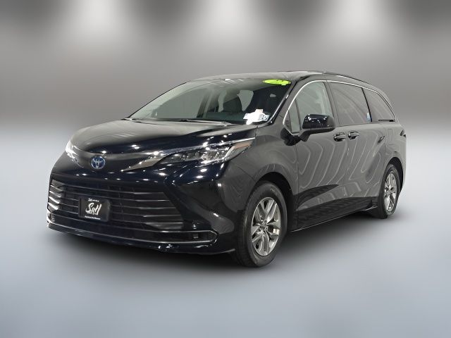 2022 Toyota Sienna LE