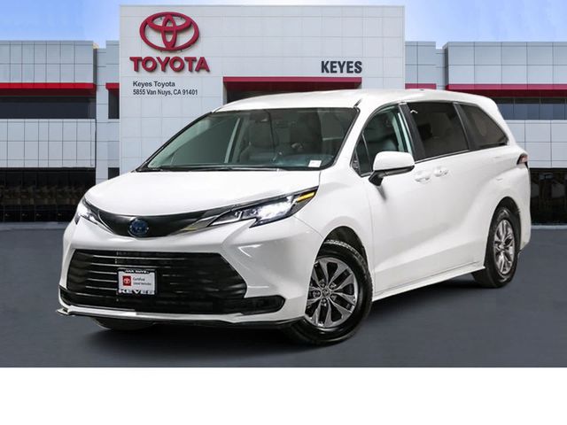 2022 Toyota Sienna LE