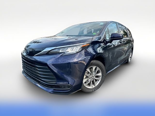 2022 Toyota Sienna LE