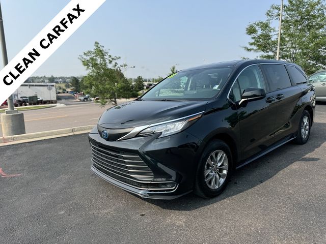 2022 Toyota Sienna LE