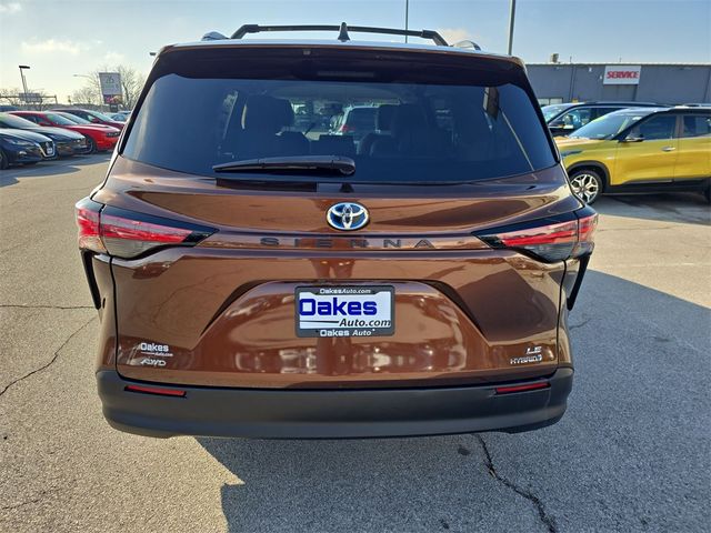 2022 Toyota Sienna LE