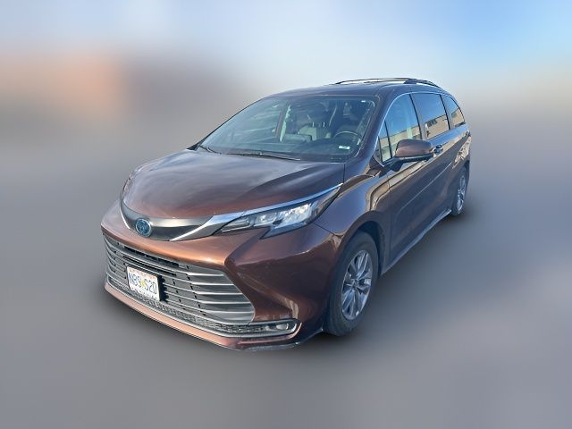 2022 Toyota Sienna LE