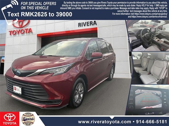 2022 Toyota Sienna LE