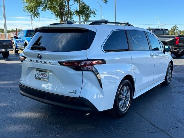 2022 Toyota Sienna LE